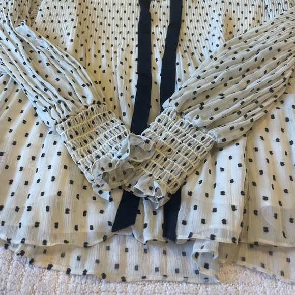 Max Studio Accordion Pleated Long Sleeve Top size Small - Picture 3 of 9